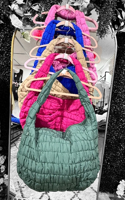 Act Fast CozyMama Carryall - Quilted Comfort Bag