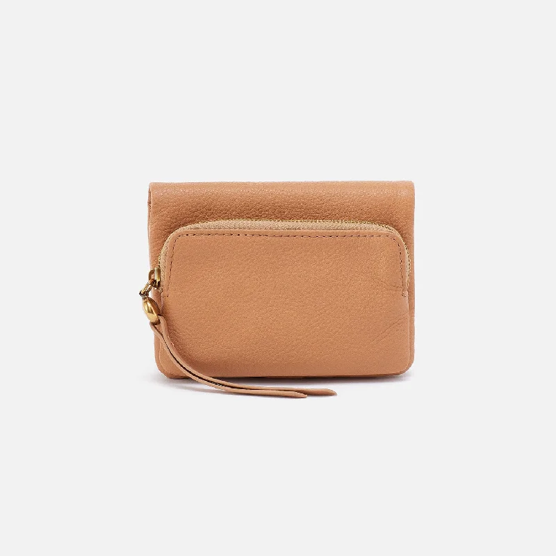 Exclusive Access Fern Bifold Wallet In Pebbled Leather - Sandstorm