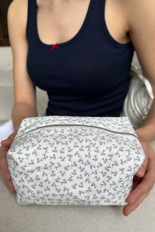 Ivory With Light-Blue Daisy