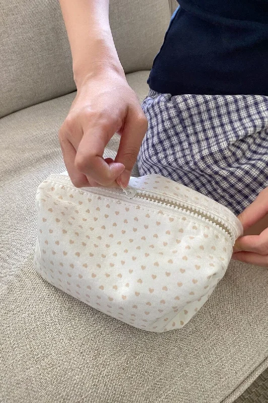 Weekend Discounts to Delight Hearts Makeup Bag