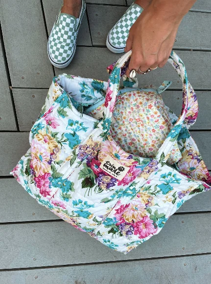 Weekend Offers That Amaze Mila Zip Tote