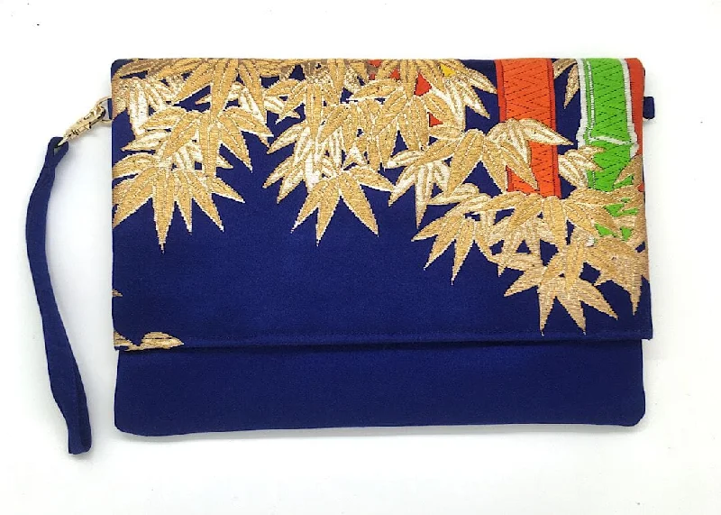 Act Fast Ookii Kuukou Large Folding Wristlet Clutch 5255D
