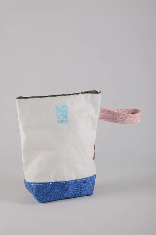 Pink Handle | Olive Zipper | Blue Bottom