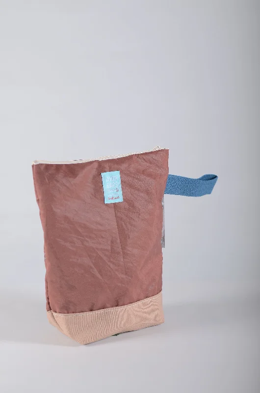 Turquoise Handle | Linen Zipper | Nude Bottom