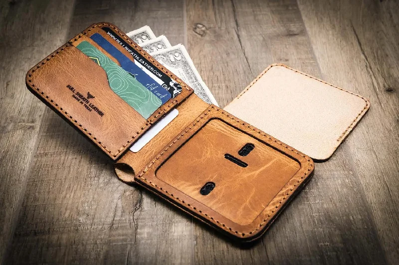Super Bargain Badge Bifold Wallet - Saddle Tan