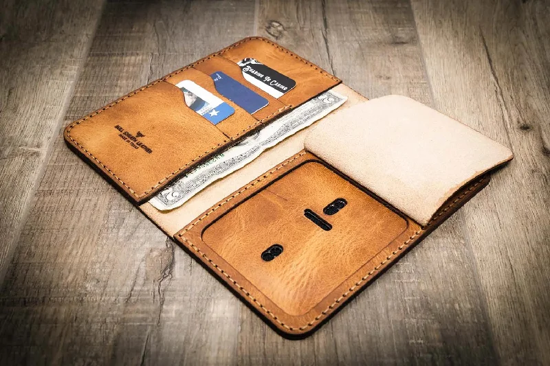 Steals and Deals Badge Long Wallet
