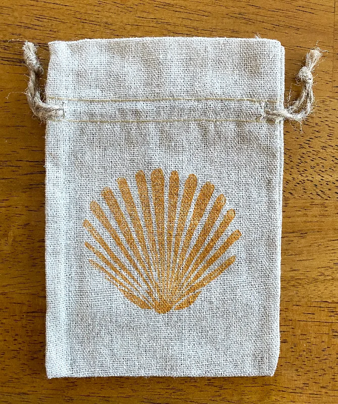 Mini bag with orange scallop
