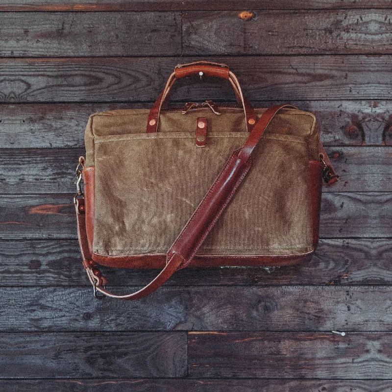 Weekend Bargains to Savor Courier Briefcase - Brush Brown